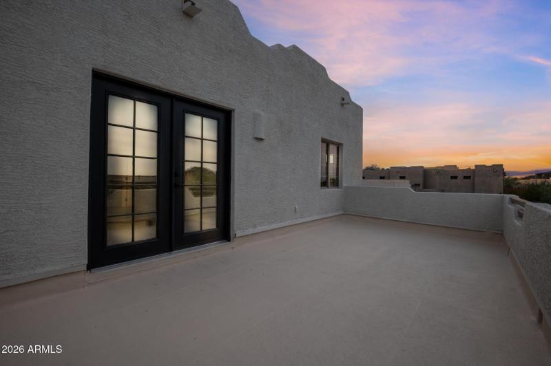 large-019be693-69bd-720d-98ce-6d00a3a2a7