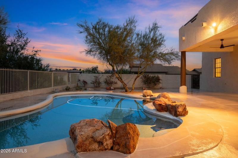 large-019be693-6aec-7383-a830-358b3e9242