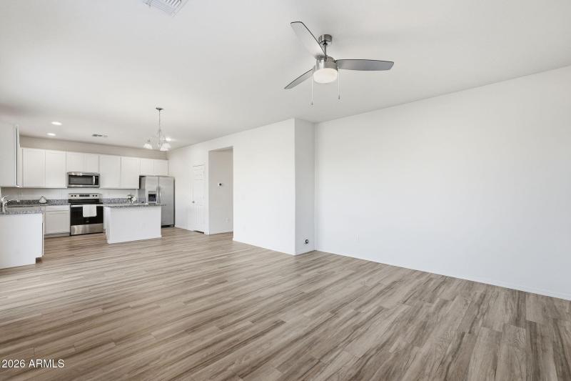 17572 W COUNTRY CLUB TER