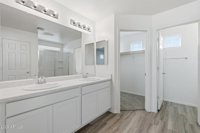 17572 W COUNTRY CLUB TER