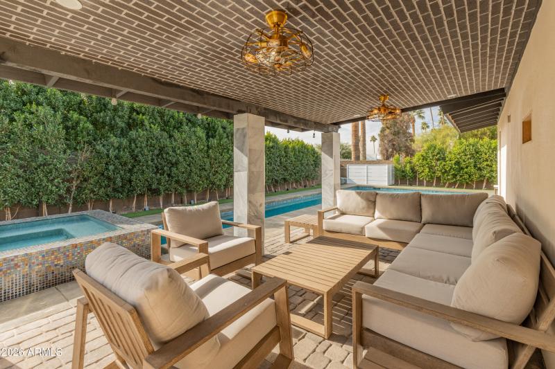 6621 E Dreyfus Ave-51