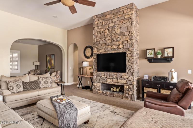 living room w/fireplace