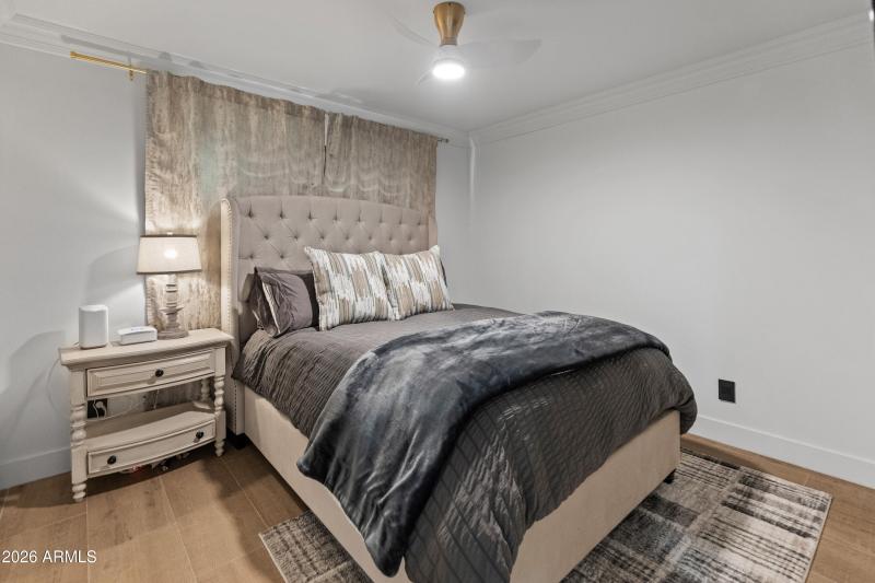 6621 E Dreyfus Ave-8