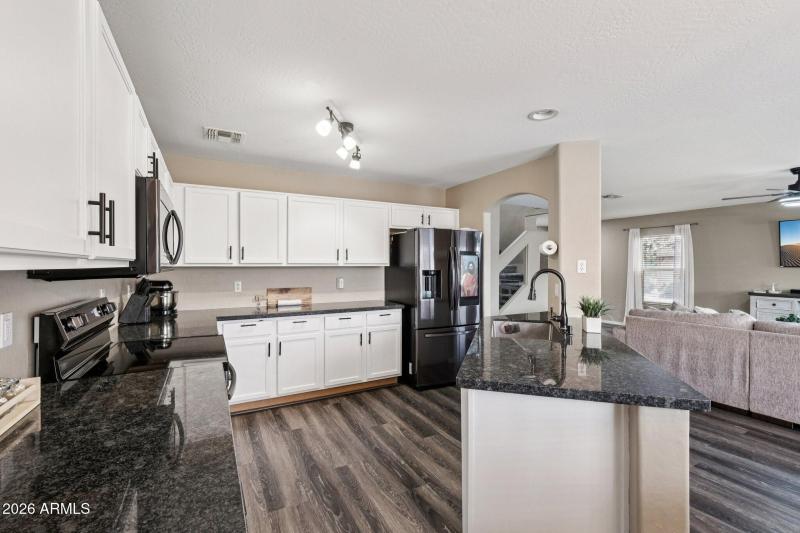 14-web-or-mls-N 224th Ave-S2201-014