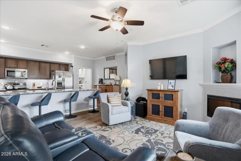 10-900 S Canal Dr 114_RedHogMedia