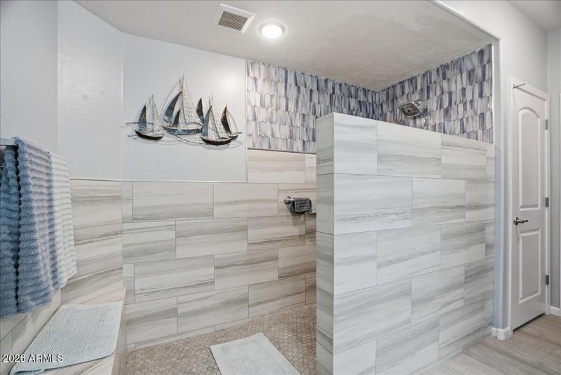 22-900 S Canal Dr 114_RedHogMedia