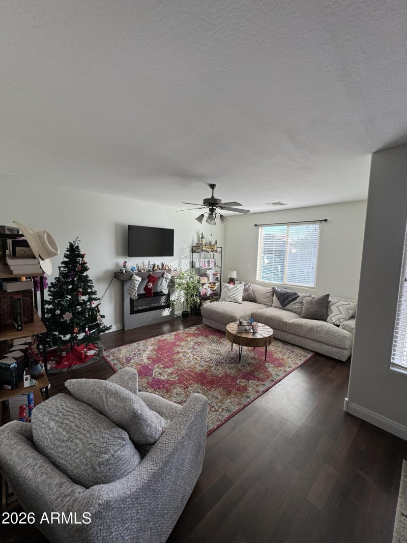 Buchholtz front room 1 26