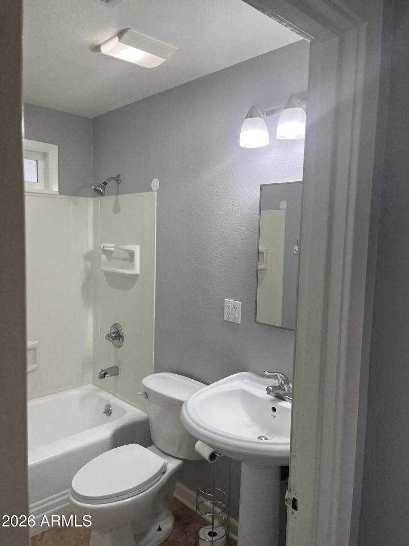 300 W 2nd Ave hall bath