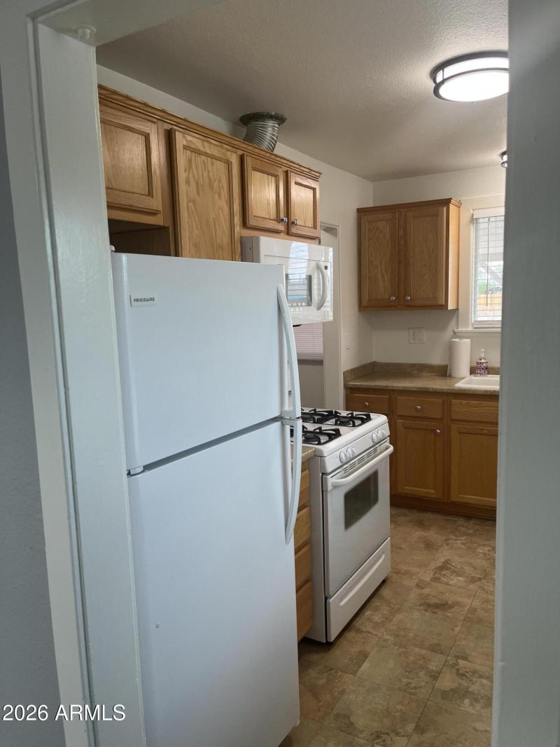 300 W 2nd ave kitchen