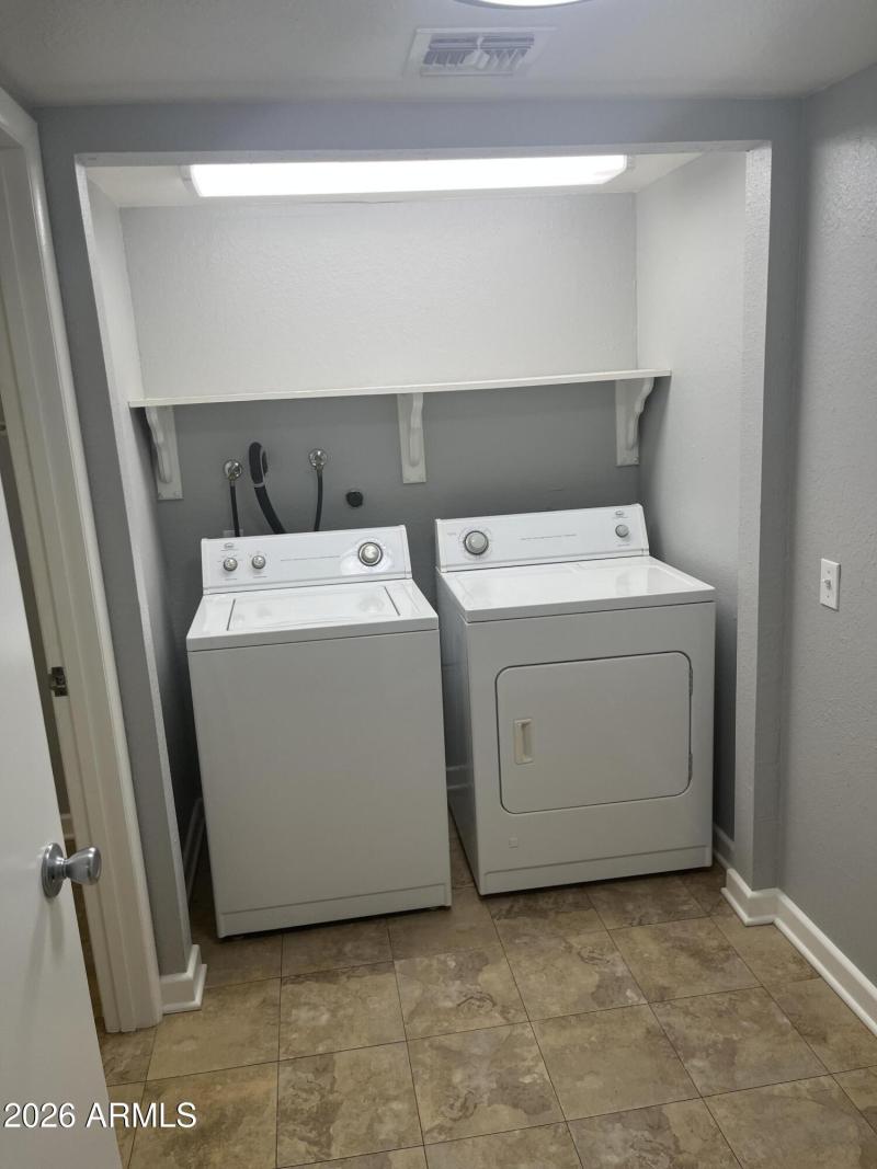 300 W 2nd ave laundry room