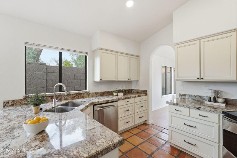 Eat-In Kitchen