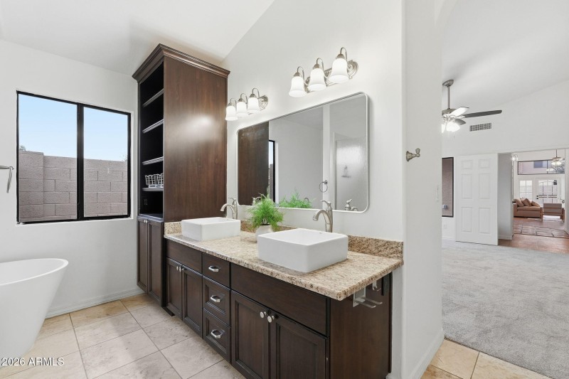 Primary En Suite