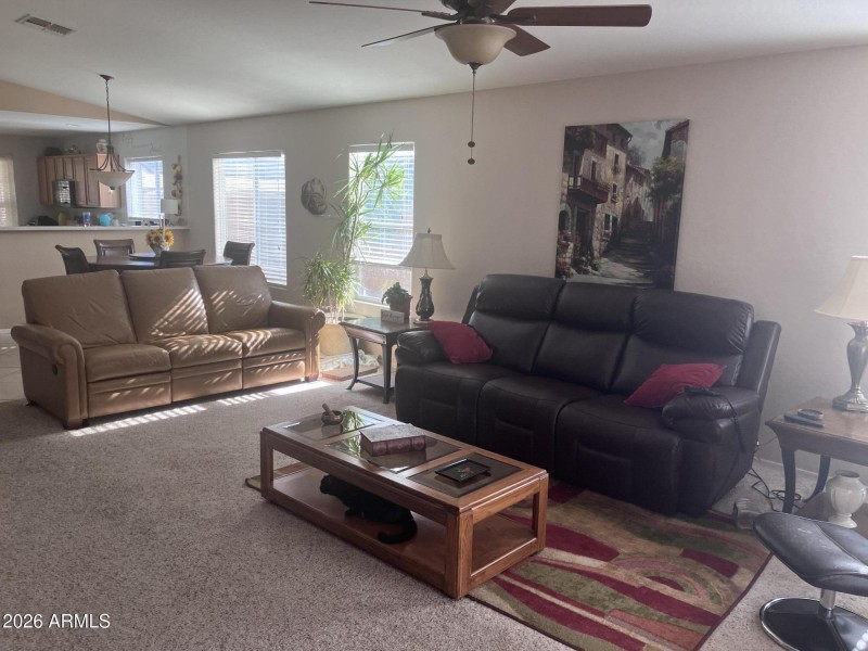 IGinny Surpirse Home Living Room MG_4056