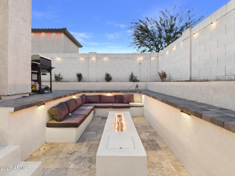 CAM02404G0-PR0186-STILL012