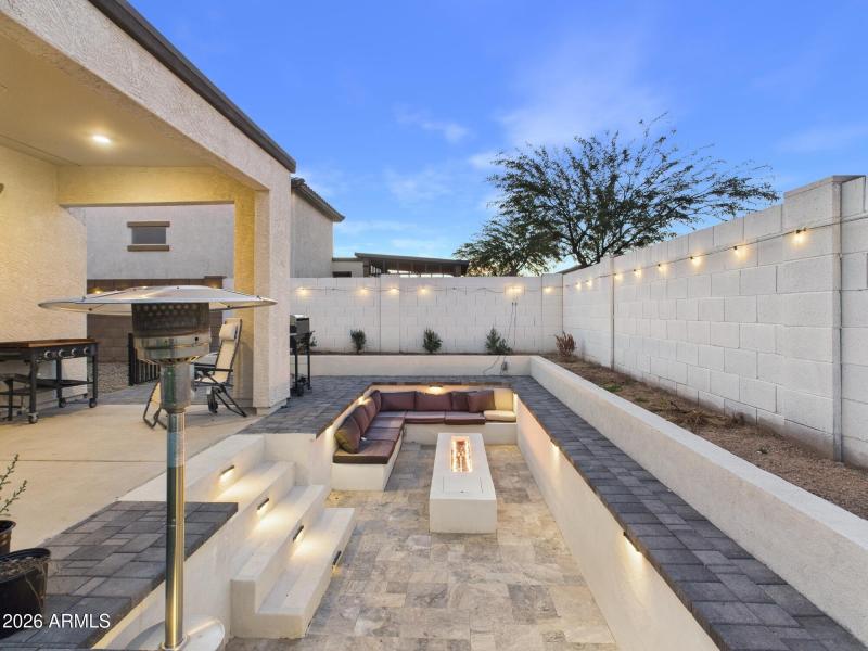 CAM02404G0-PR0186-STILL013