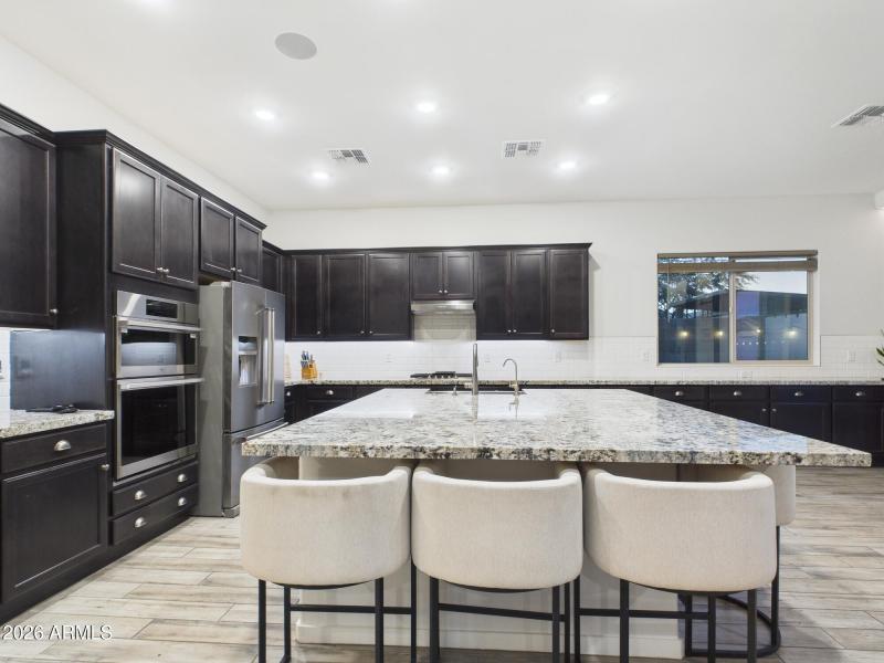 CAM02404G0-PR0186-STILL016