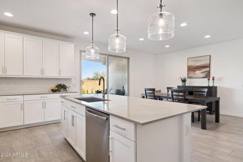 11-web-or-mls-7227-s-sandal-rd