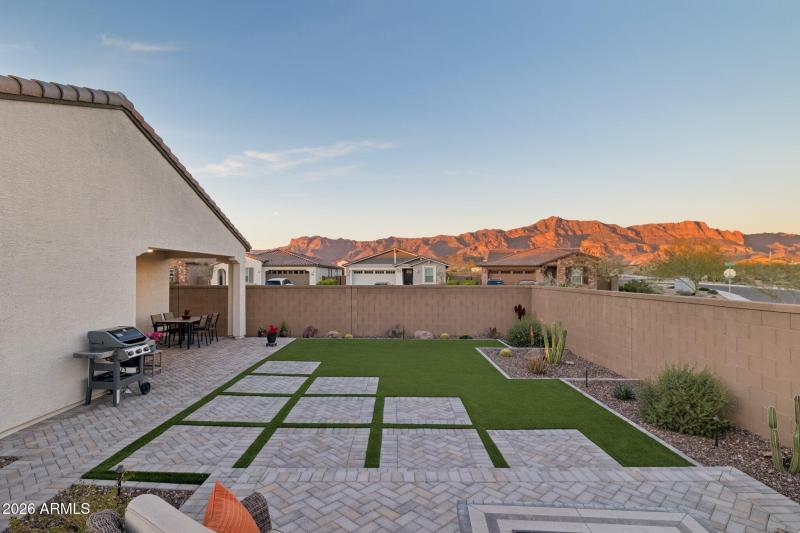 69-web-or-mls-7227-s-sandal-rd