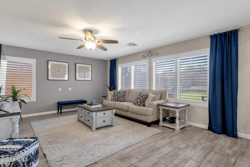 9-web-or-mls-18110-n-skyhawk-dr