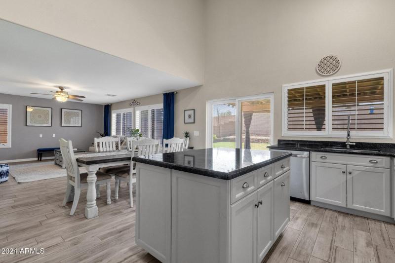 15-web-or-mls-18110-n-skyhawk-dr