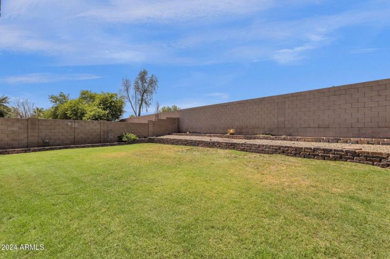 35-web-or-mls-18110-n-skyhawk-dr