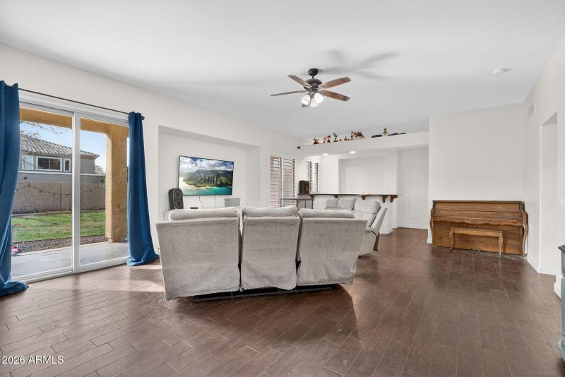 9-web-or-mls-29-E Solina Cir