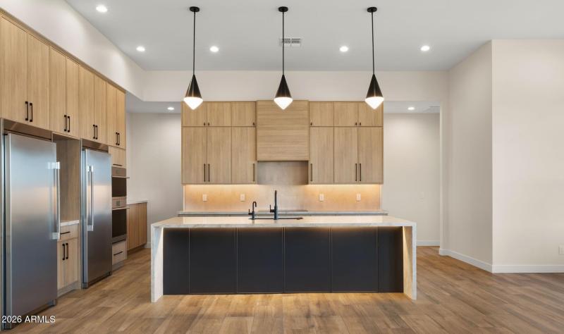 Waterfall Island/Breakfast Bar