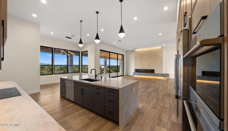 Modern Kitchen w/ Large Island