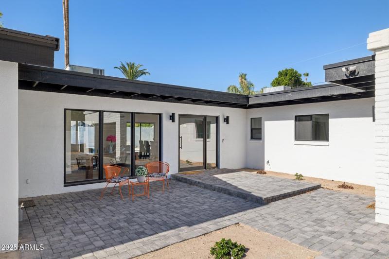 3-web-or-mls-342-e-orangewood-ave