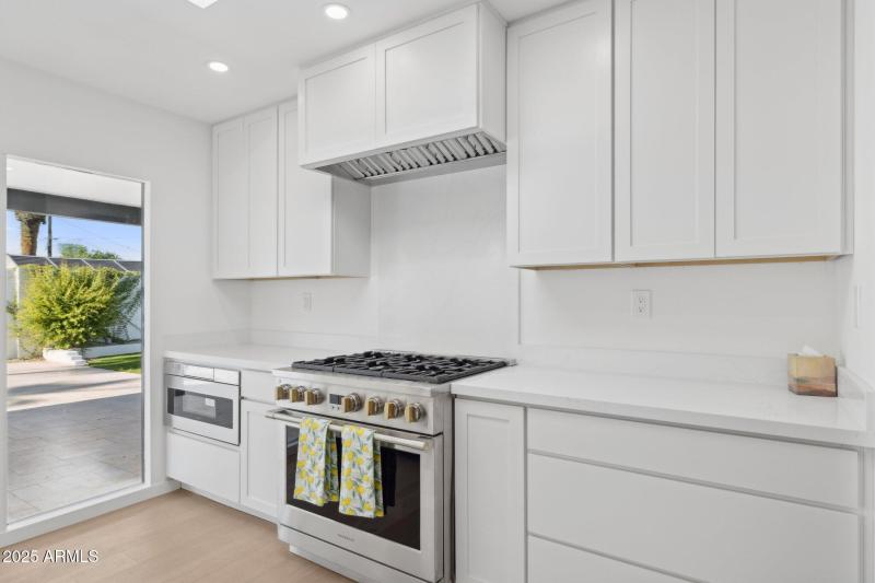 14-web-or-mls-342-e-orangewood-ave