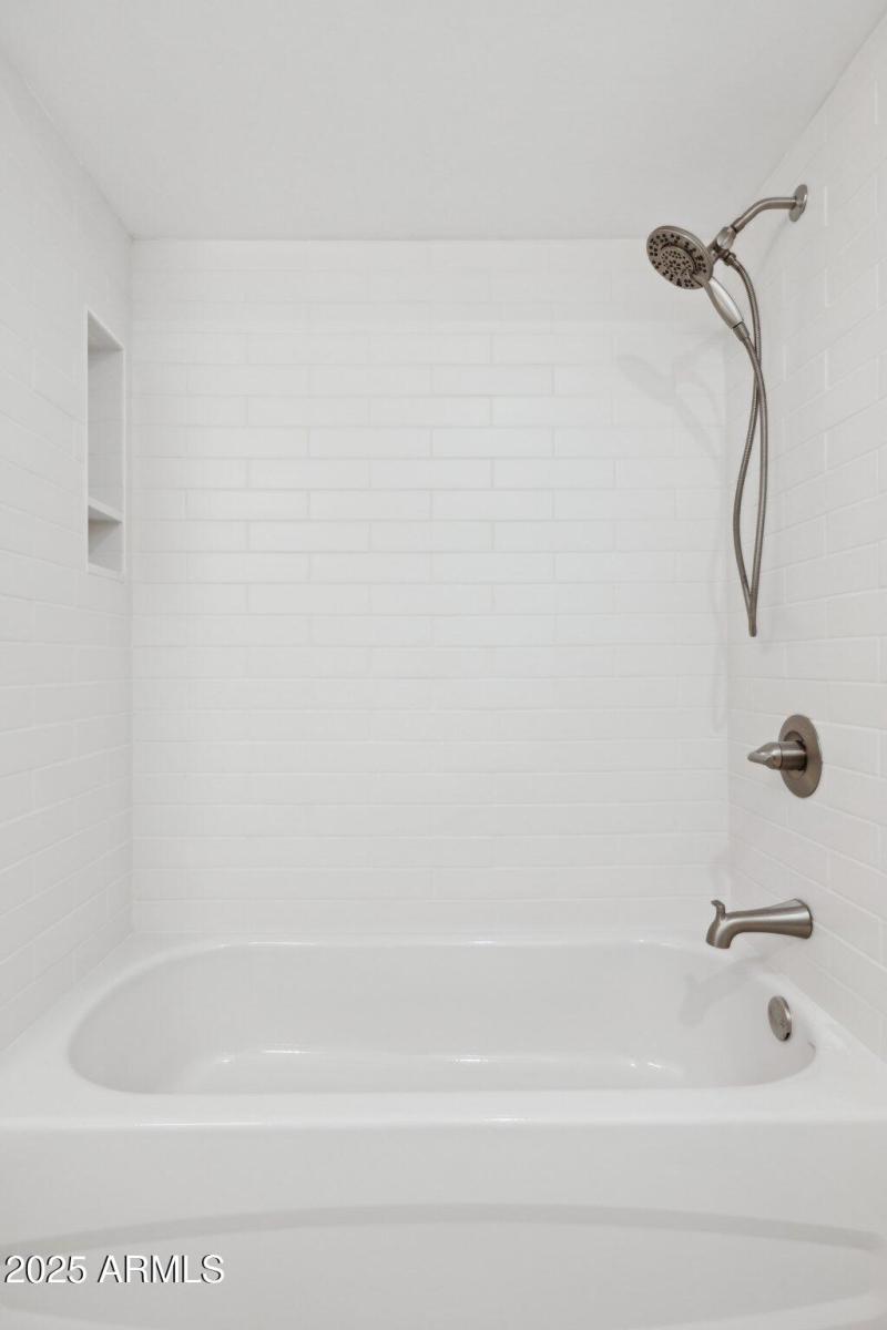 35-web-or-mls-342-e-orangewood-ave