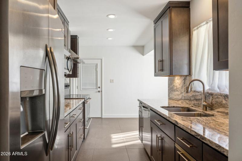 11-web-or-mls-5428-e-pinchot-ave