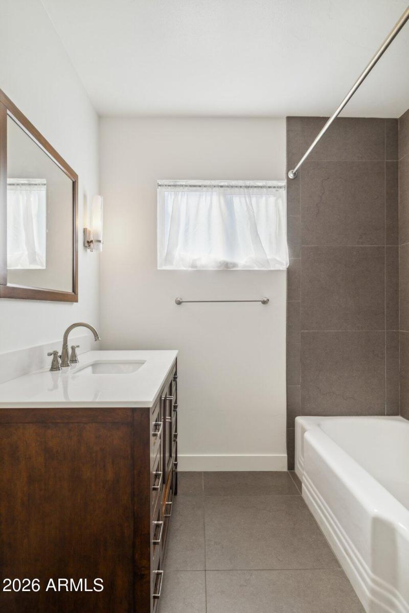 31-web-or-mls-5428-e-pinchot-ave