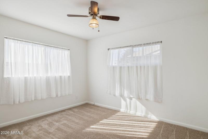 36-web-or-mls-5428-e-pinchot-ave