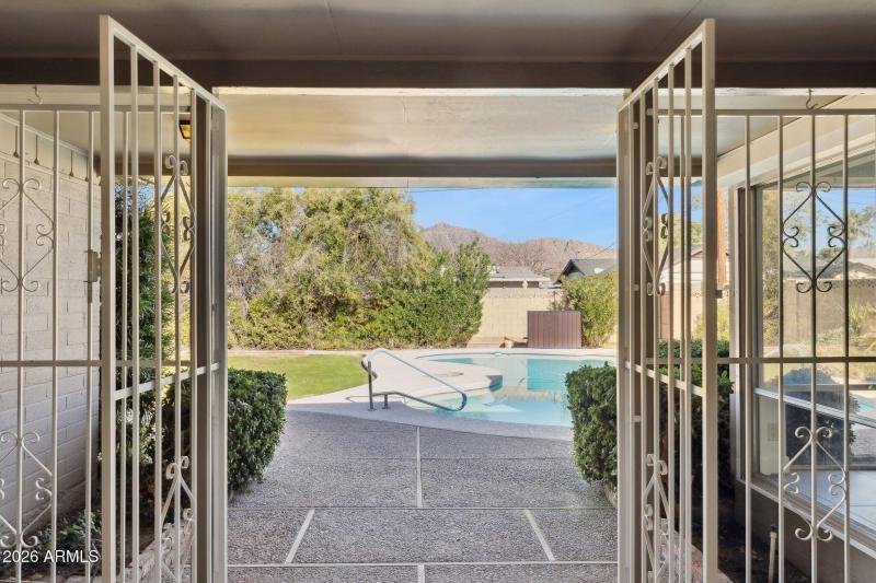 40-web-or-mls-5428-e-pinchot-ave