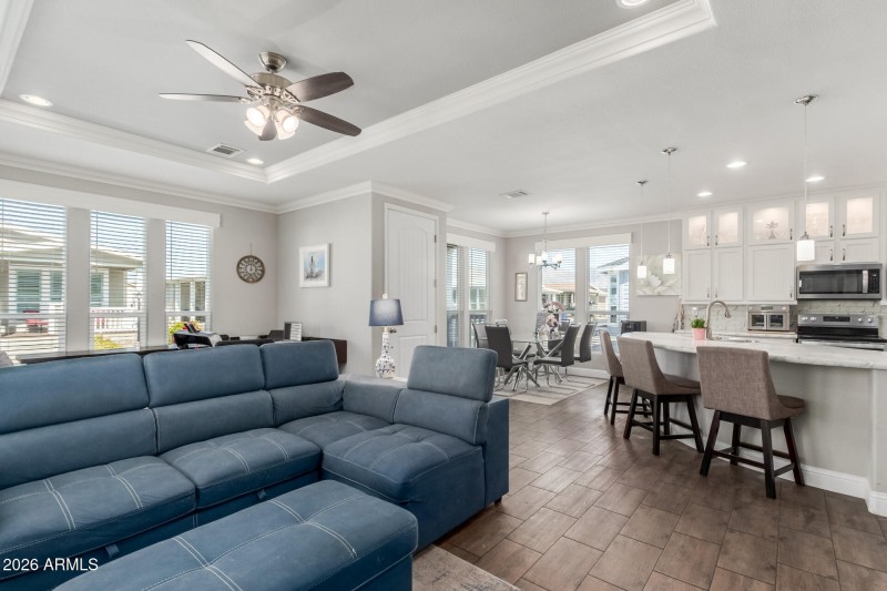 3301 S Goldfield RD 6031,