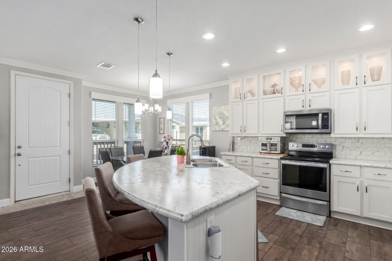 3301 S Goldfield RD 6031,