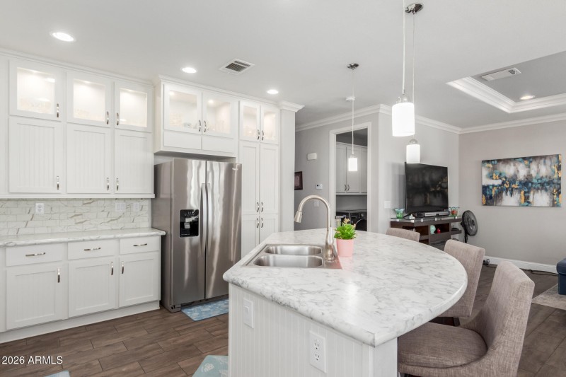 3301 S Goldfield RD 6031,