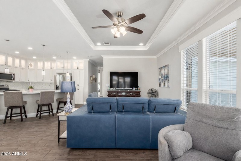 3301 S Goldfield RD 6031,