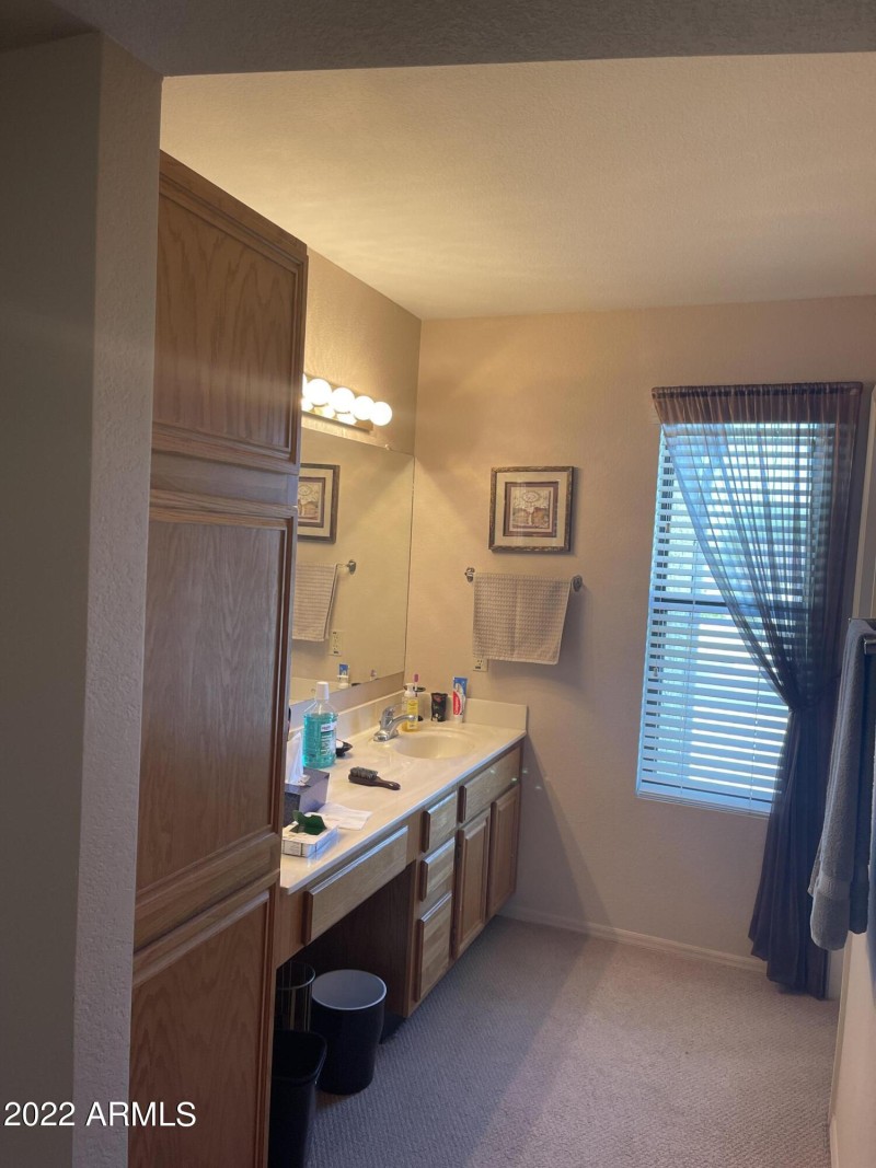 5518 E Lindstrom Ln-Master Bath