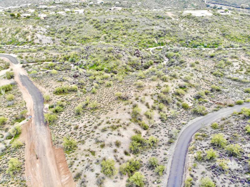 24A44B04BA3562344DD0FCF047DB97BE