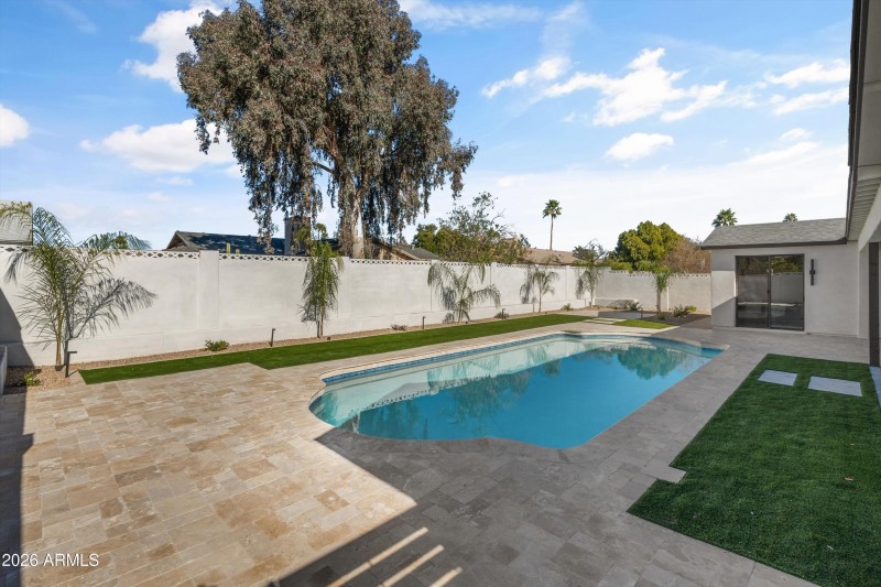 Travertine Backyard & Pool