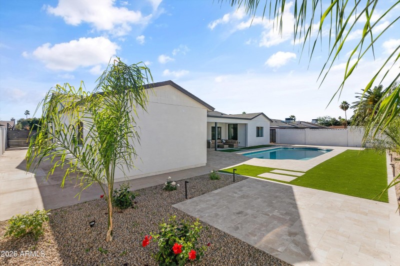 Backyard Landscaping & Sideyard