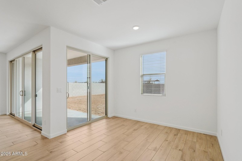 14-web-or-mls-S 95th Dr-S2201-014