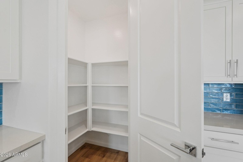 16-web-or-mls-S 95th Dr-S2201-016r