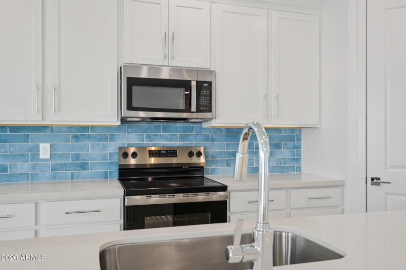 17-web-or-mls-S 95th Dr-S2201-017r