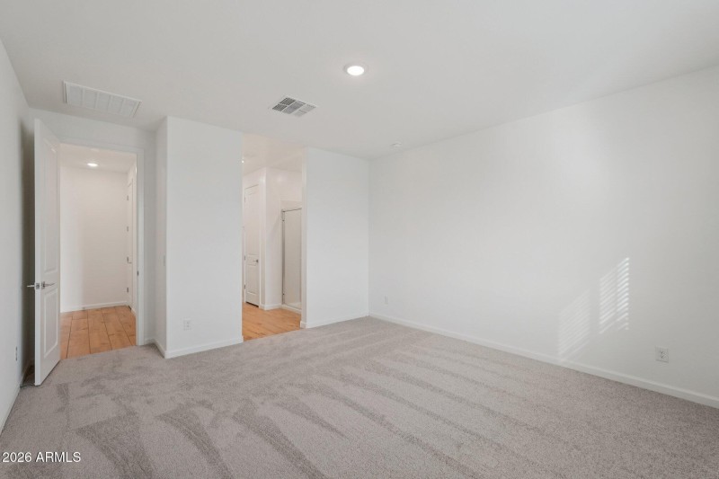 31-web-or-mls-S 95th Dr-S2201-031