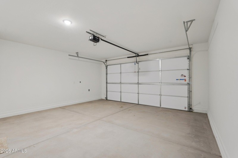 37-web-or-mls-S 95th Dr-S2201-037