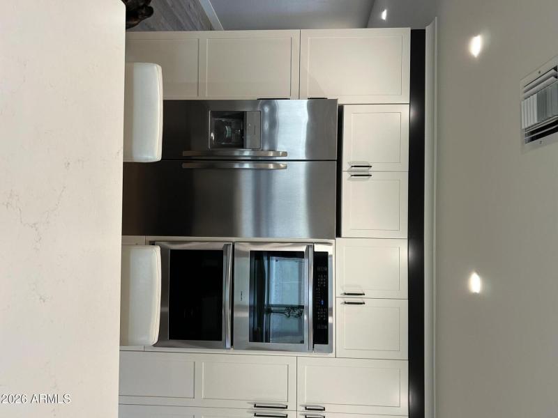 2715 E Sierra kitchen 1