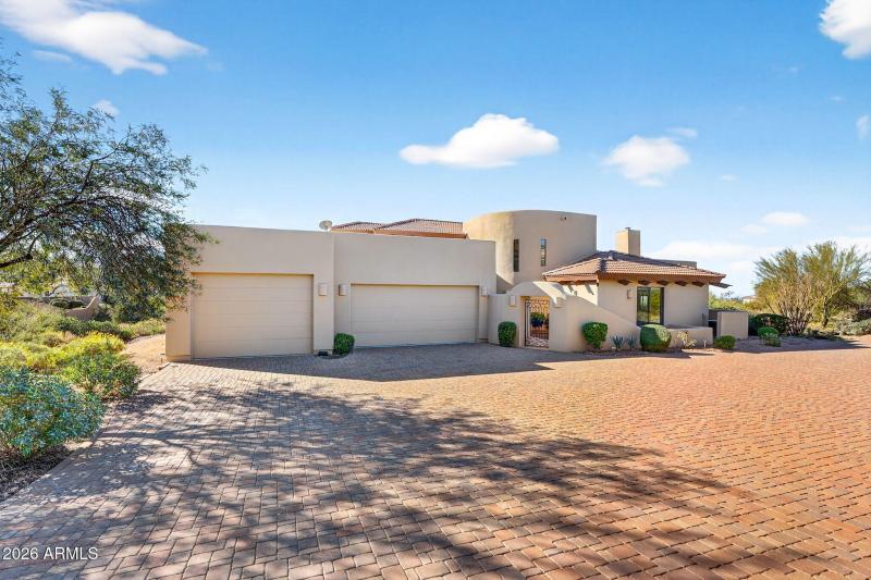 4-web-or-mls-71- E McDowell Rd